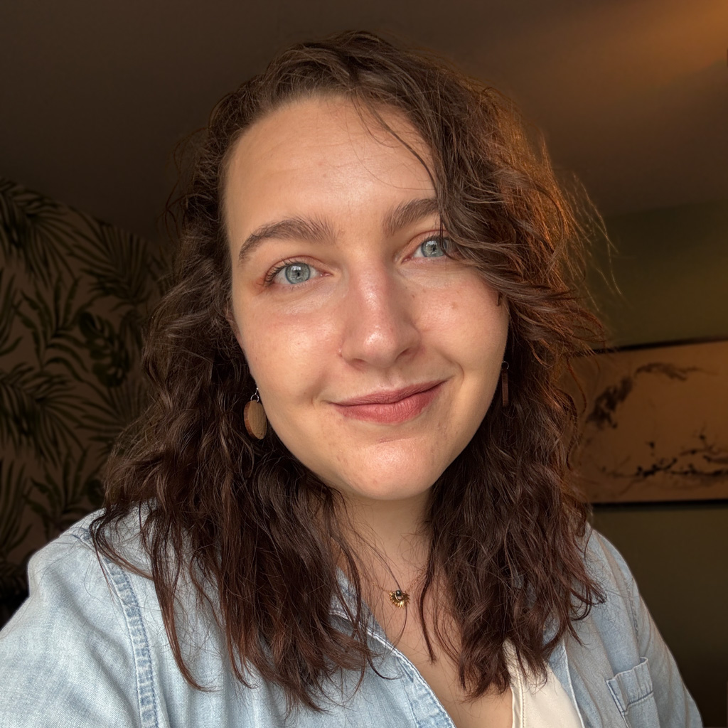 https://galachoruses.org/wp-content/uploads/2025/09/headshot.jpg